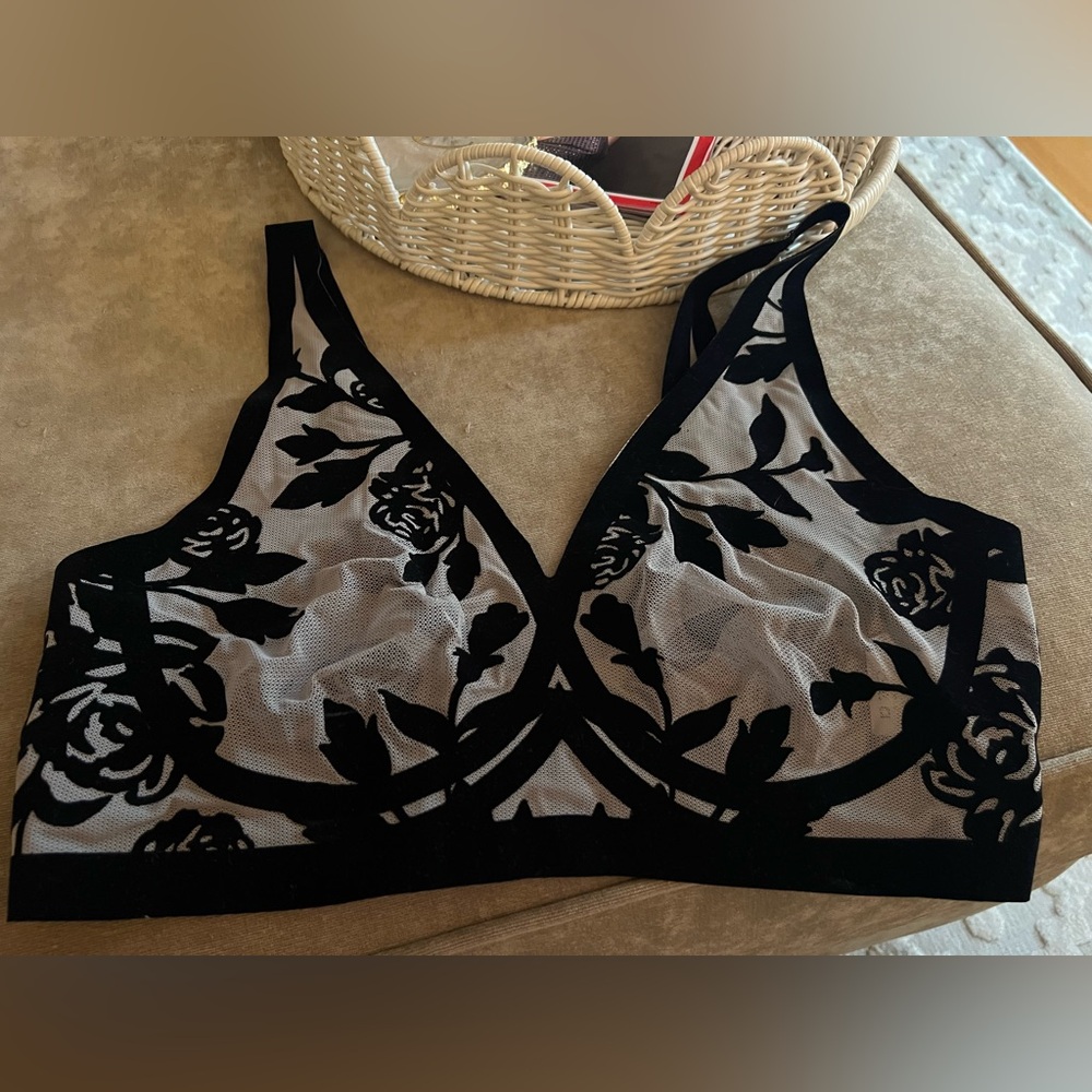 Eby Black Floral Lace Bralette